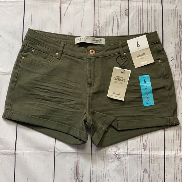 Denim & Co. Woman’s shorts - Picture 1 of 6